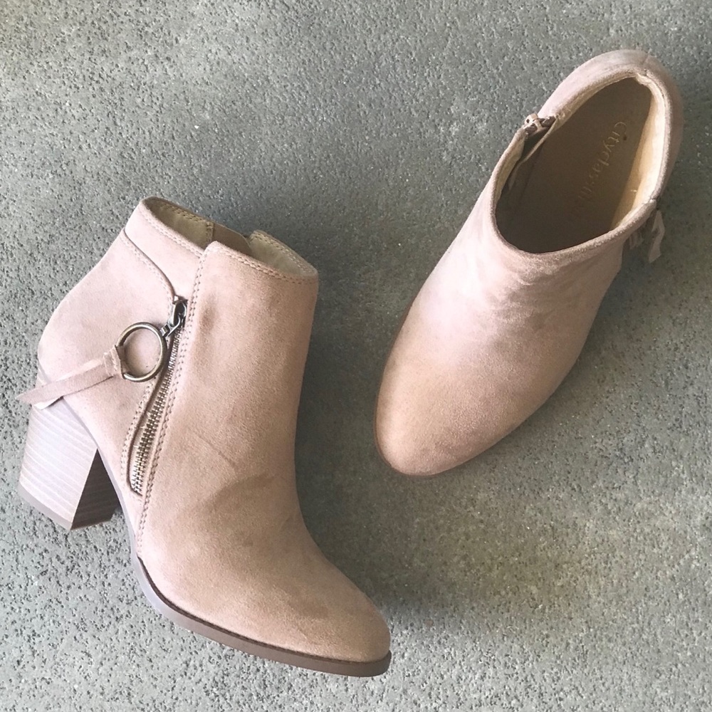 1 Left! Zipper Beige Faux Suede Heel Ankle Bootie - Picture 3 of 9